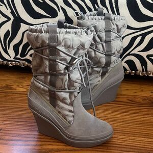Coach Silver Signature Wedge Heel Fleece Lined Winter Boots Sz 8.5